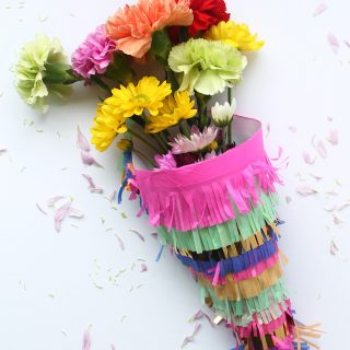 DIY | Fringed Flower Bouquet Wrap
