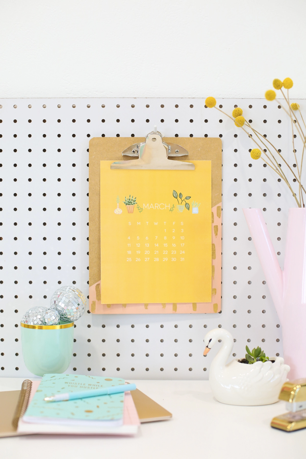 40+ Free Printable 2018 Calendars | Squirrelly Minds - Photo by Lovely Indeed